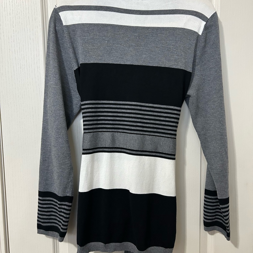 Allison Brittney Gray Ribbed Cardigan - Picture 2 of 3